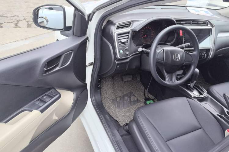 Used Honda Greiz 2016 1.5L CVT Classic Edition Driver Seat