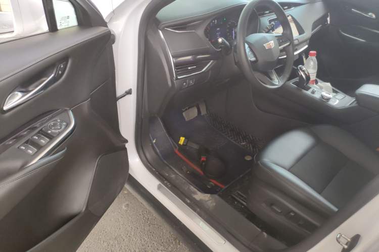 Used Cadillac XT4 2021 28T Two-Wheel Drive Tech Edition Driver Seat