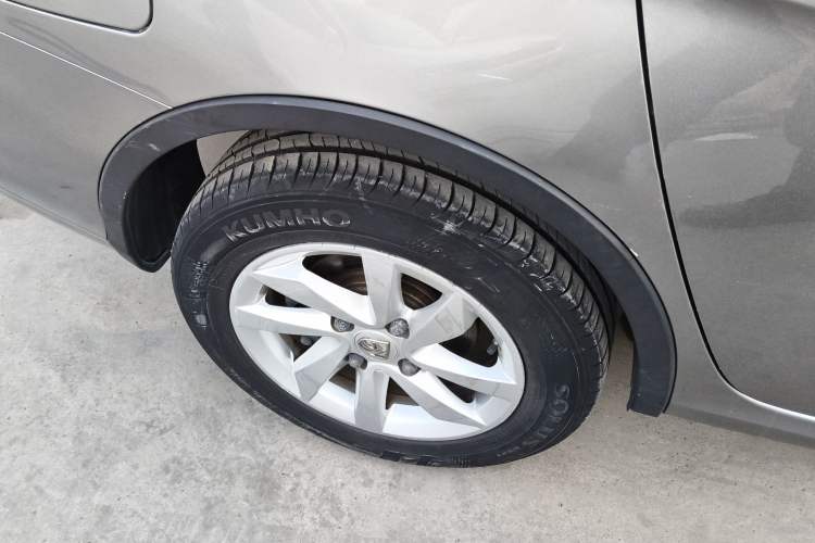 Used Baojun 310W 2017 1.5L Manual Fashion Model China V