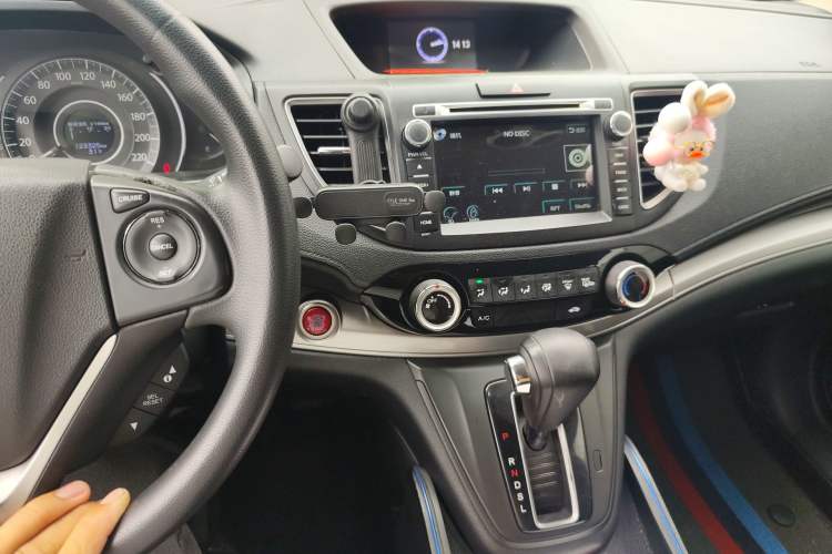 Used Honda CR-V 2015 2.0L two-wheel drive Fashion Edition Audio And AC Panel