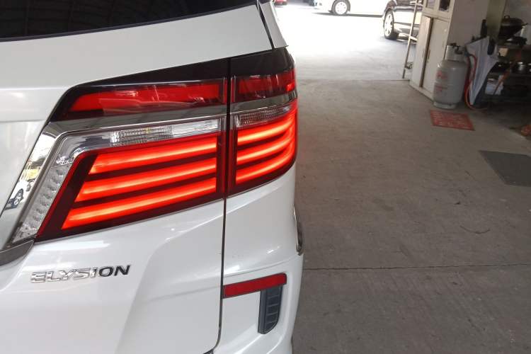 Used Honda Elysion 2016 2.4L Style Edition