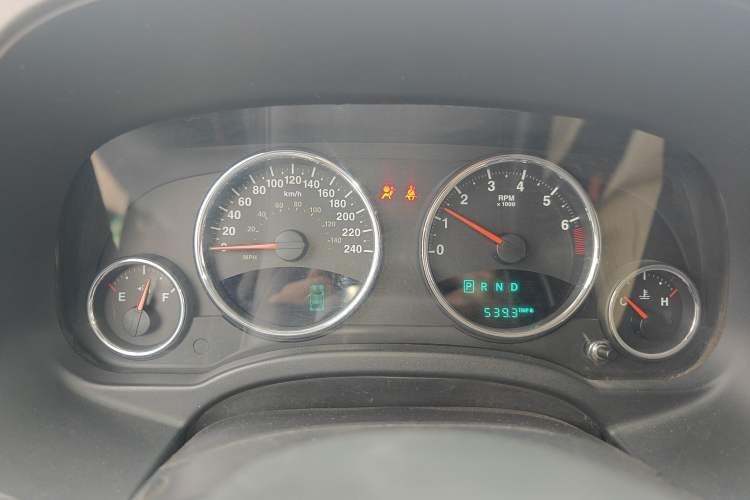 Used Jeep Compass 2012 2.0L two-wheel drive luxury version