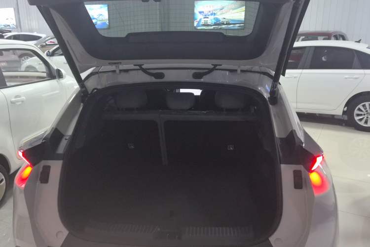 Used Lynk & Co Z20 2025 530 km Range Rear-Wheel Drive Pro Trunk