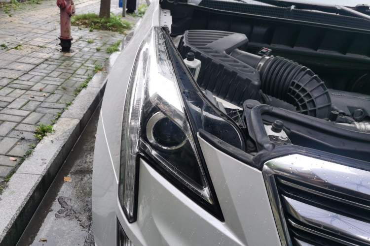 Used Cadillac XT5 2016 25T Luxury Model Exterior 6