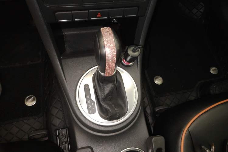 Used Volkswagen Beetle 2015 180TSI model Gear Lever