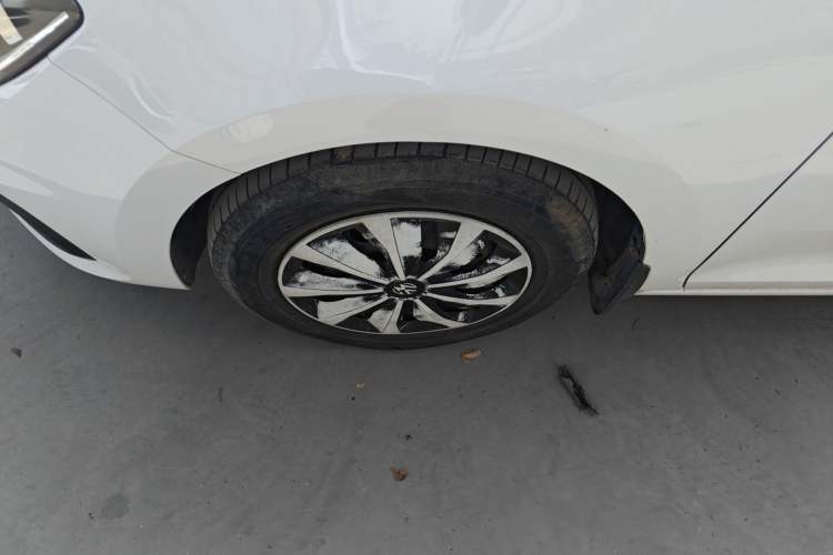 Used Volkswagen Santana 2019 1.5L Manual Fashion Edition China VI Standard Left Front Wheel Hub