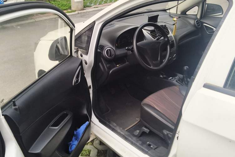 Used Chevrolet Sail 2013 Sedan 1.2L Manual Fashionable Happiness Edition
