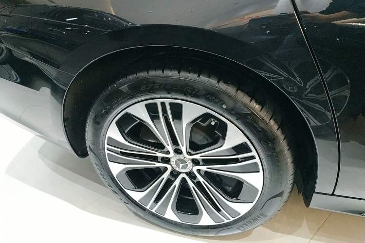 Used Mercedes-Benz E-Class New Energy 2024 E 350 e L Plug-in Hybrid Sedan
