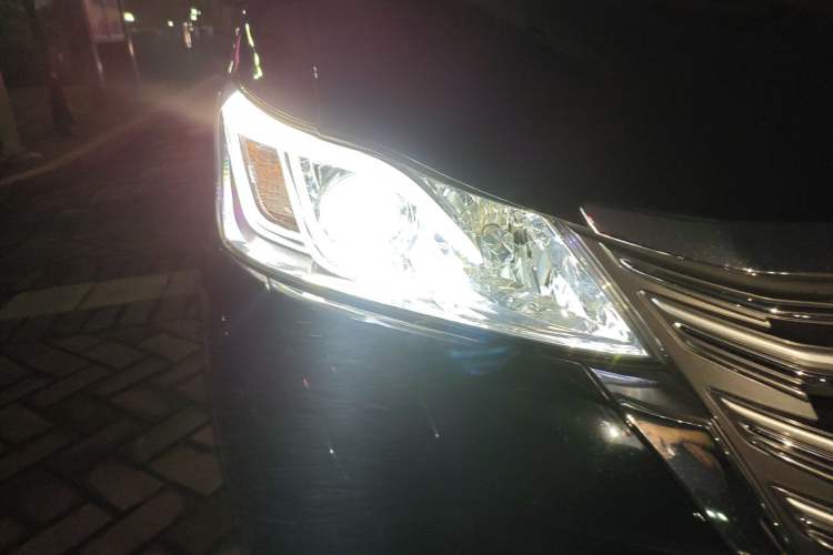 Used Toyota Crown 2015 2.0T Fashion Edition
