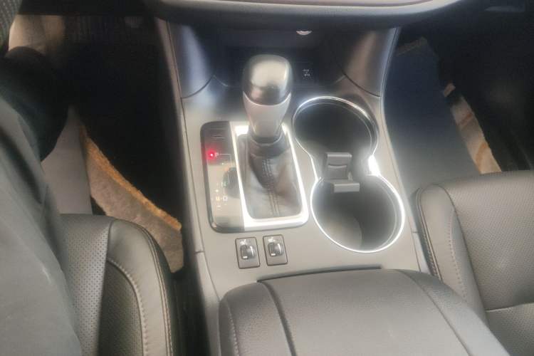 Used Toyota Highlander 2017 2.0T Four-Wheel Drive Luxury Edition 7 Seats Gear Lever