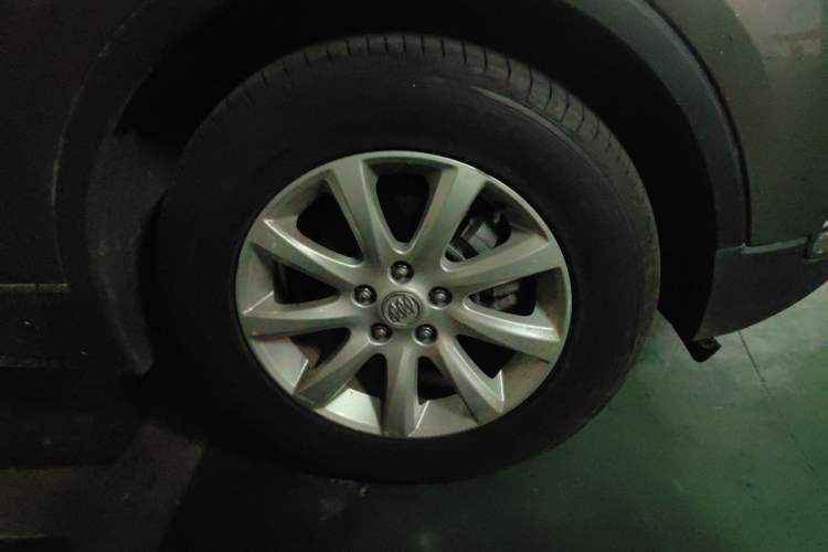 Used Buick Envision 2018 20T Two-Wheel Drive Luxury Model Right Front Wheel Hub