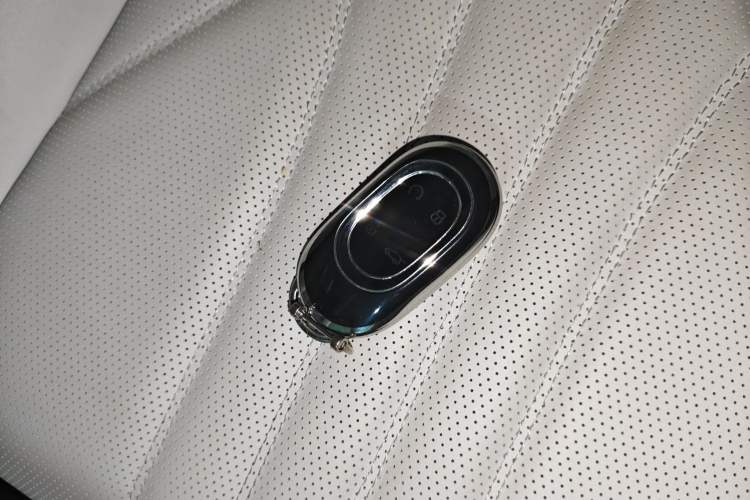 Used JETOUR Shanhai L7 2024 1.5T 120km MAX 5-Seater Vehicle Key