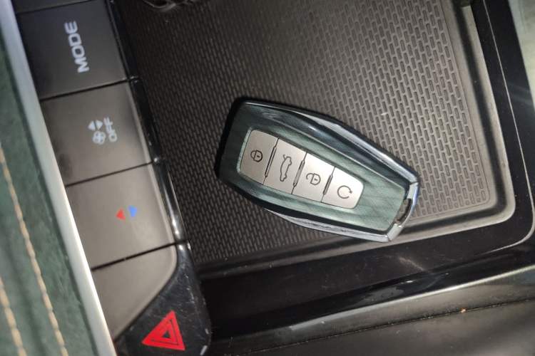 Used Geely Auto Monjaro L 2021 2.0TD DCT EVO Two-Wheel Drive Prestige Version Vehicle Key