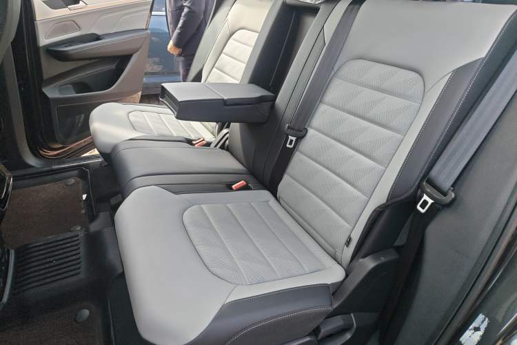 Used Volkswagen Tavendor 2025 Model 330TSI Luxury Journey—Shared Enjoyment Edition Left Rear Seat