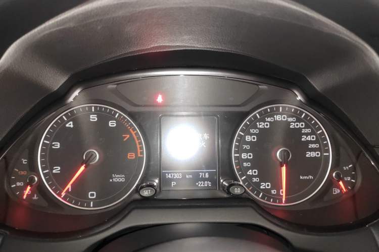 Used Audi Q5 2017 Plus 40 TFSI Technology Model
