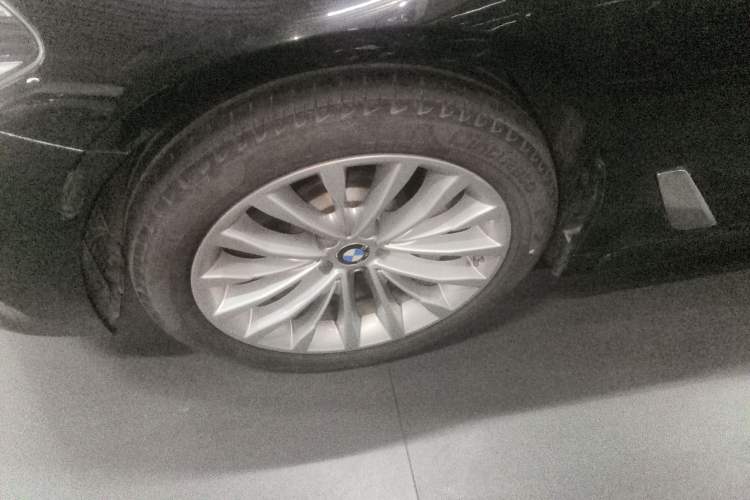 Used BMW 5 Series 2020 530Li Luxury Edition Premium Package Left Front Wheel Hub