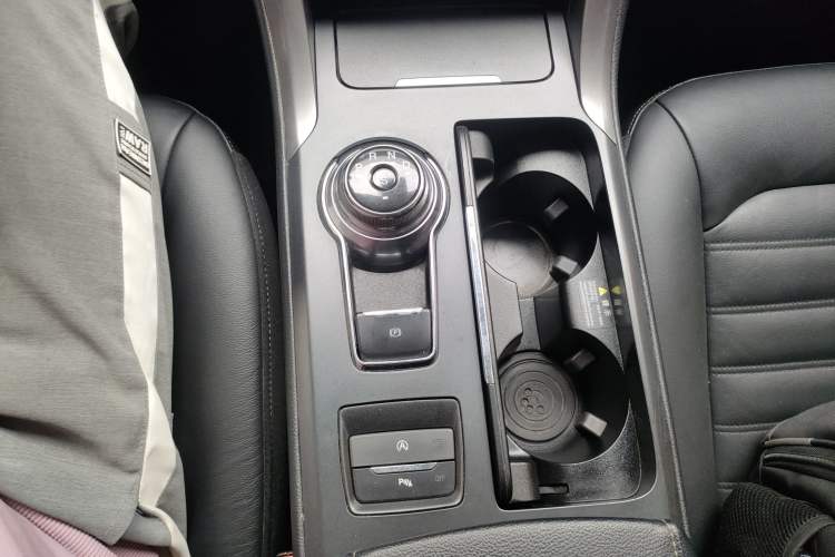 Used Ford Mondeo 2017 EcoBoost 200 Luxury Model Gear Lever