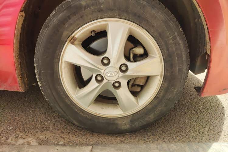 Used Hyundai Verna Ray 2014 1.4L Automatic GLX
