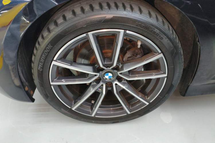 Used BMW 3 Series 2021 Second Facelift 320Li M Sport Package
