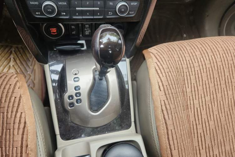 Used Renault Koleos 2014 2.5L 4x4 Comfort Edition Gear Lever