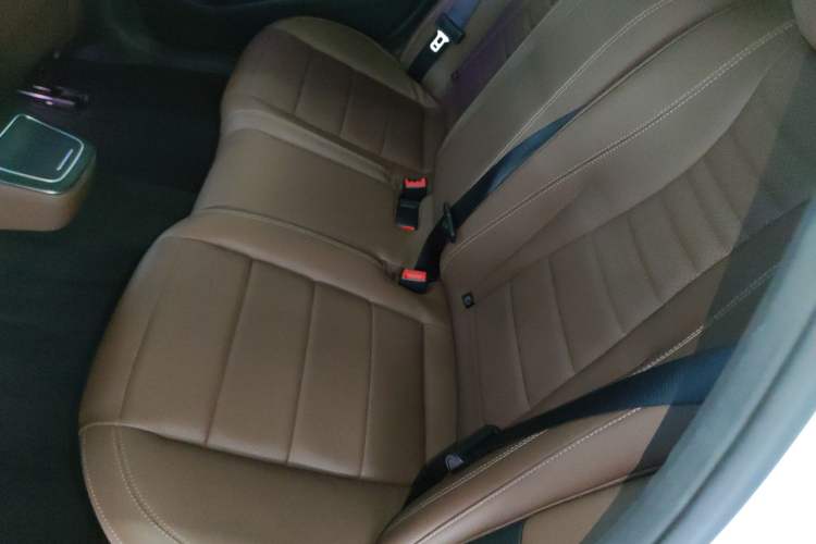 Used Mercedes-Benz E-Class 2022 Revised Version E 300 L Sporty and Stylish Edition Left Rear Seat