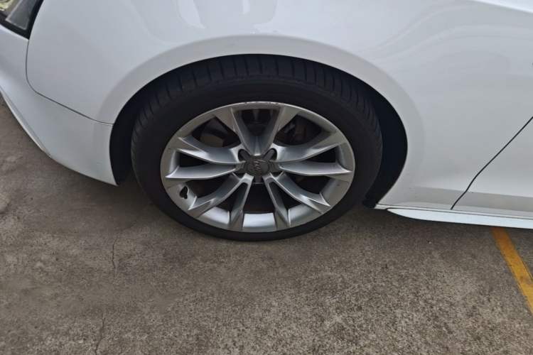 Used Audi A5 2014 Sportback 45 TFSI quattro Left Front Wheel Hub