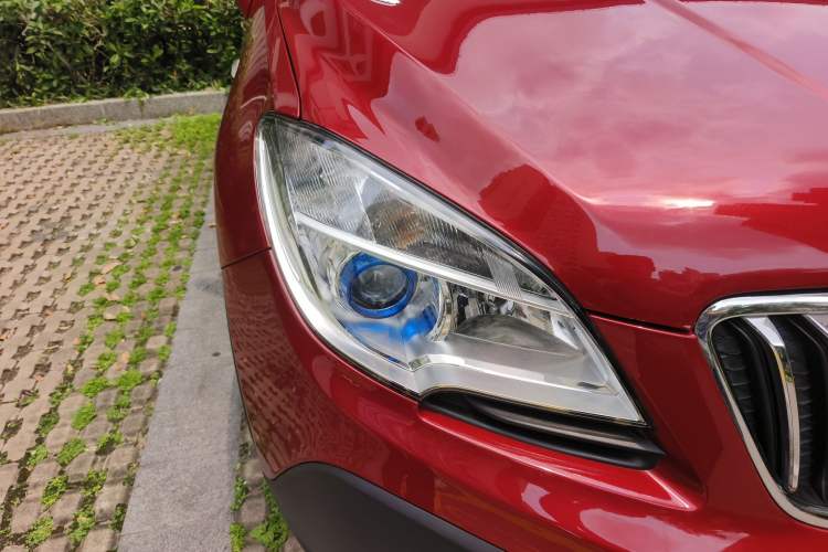 Used Buick Encore 2015 1.4T Automatic Two-Wheel Drive Urban Elite Version Right Front Headlight