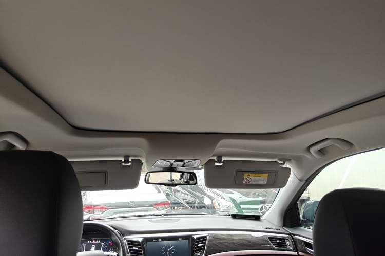 Used GAC Trumpchi GS8 2017 320T Two-Wheel Drive Luxury Smart Connectivity Version (7 Seats) Headliner