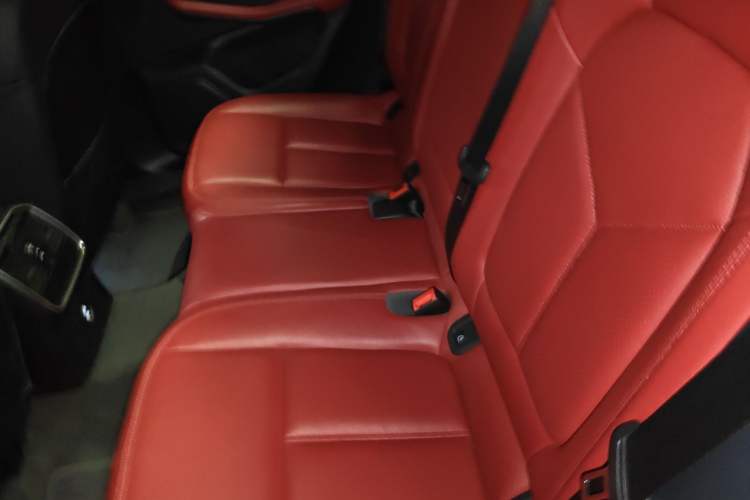 Used Porsche Macan 2023 Macan 2.0T Left Rear Seat