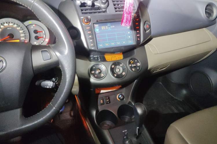 Used Toyota RAV4 2011 2.0L Automatic Luxury Edition