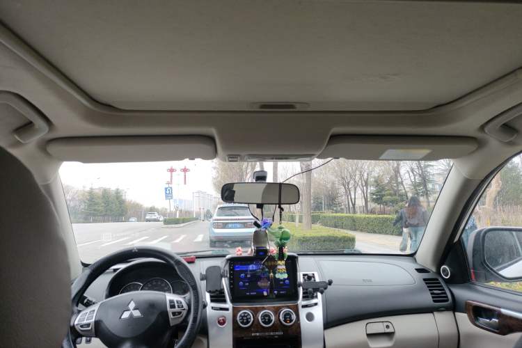 Used Mitsubishi Pajero Sport 2013 3.0L Automatic Two-Wheel Drive Luxury Edition
