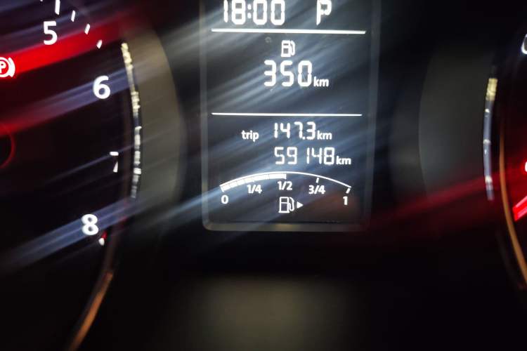 Used Volkswagen Sagitar 2015 1.6L Automatic Fashion Model
