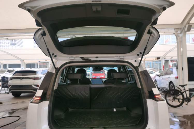 Used AION Y 2023 Plus 510 Smart Edition Trunk