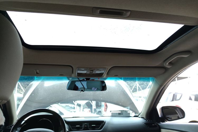 Used Kia K2 2012 Sedan 1.6L Automatic Transmission Premium Commemorative Edition Headliner