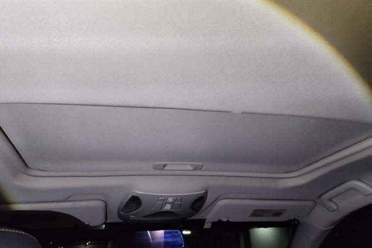 Used GAC Trumpchi GS5 Super 2015 1.8T Automatic All-Wheel-Drive Luxury Edition Headliner