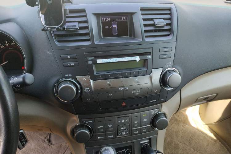 Used Toyota Highlander 2011 2.7L Two-Wheel Drive 7-Seater Luxury Edition