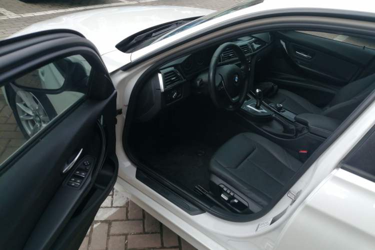 Used BMW 3 Series 2016 316i Fashion Model