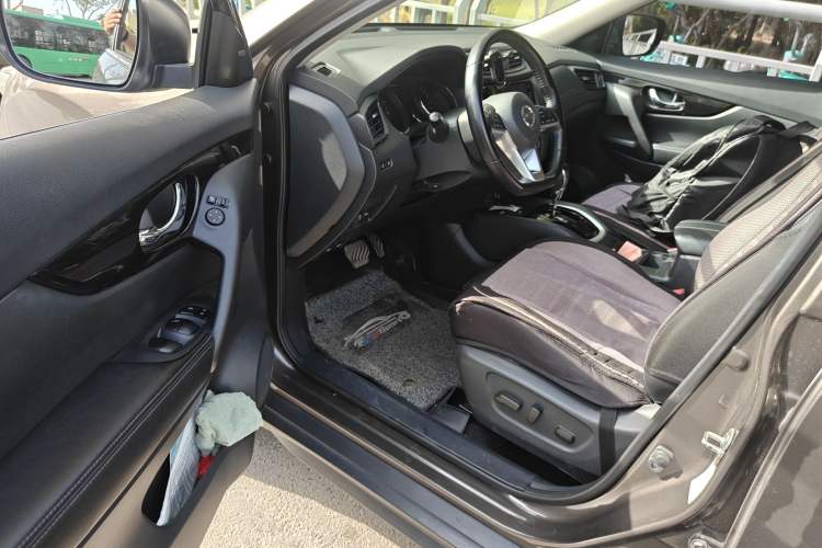 Used Nissan X-Trail 2019 2.0L CVT Smart Connect Comfort Edition 2WD Driver Seat