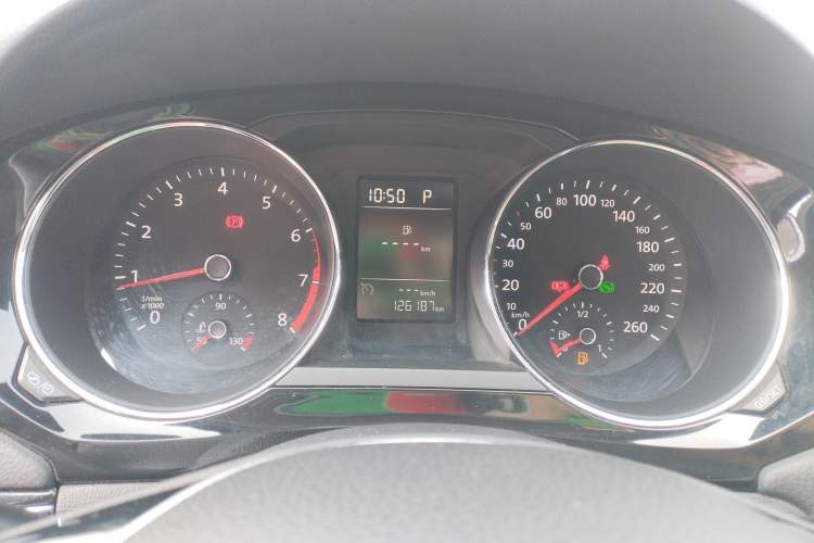 Used Volkswagen Sagitar 2015 230TSI Automatic Comfort Version
