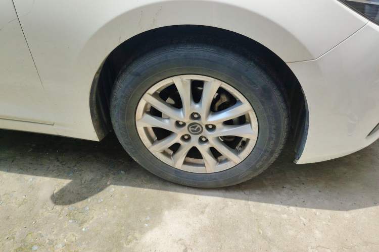 Used Mazda 3 Axela 2017 Sedan 1.5L Automatic Luxury Model Emission Standard China V
