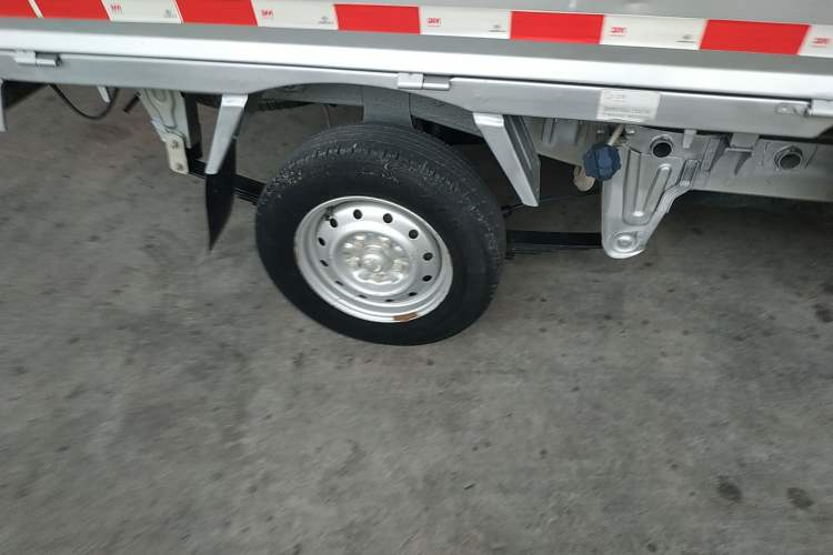 Used Wuling Rongguang Small Truck 2017 1.5L Double-Cab Basic Version L3C