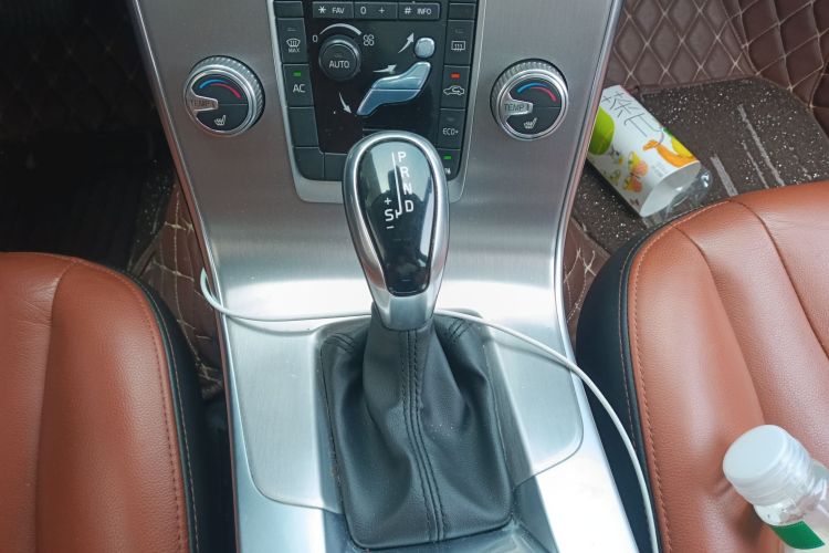 Used Volvo S60 2017 S60L T4 Smart Range Edition Gear Lever