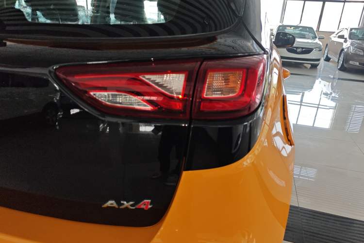 Used Dongfeng Aeolus AX4 2017 1.6L DCT Trendy Style
