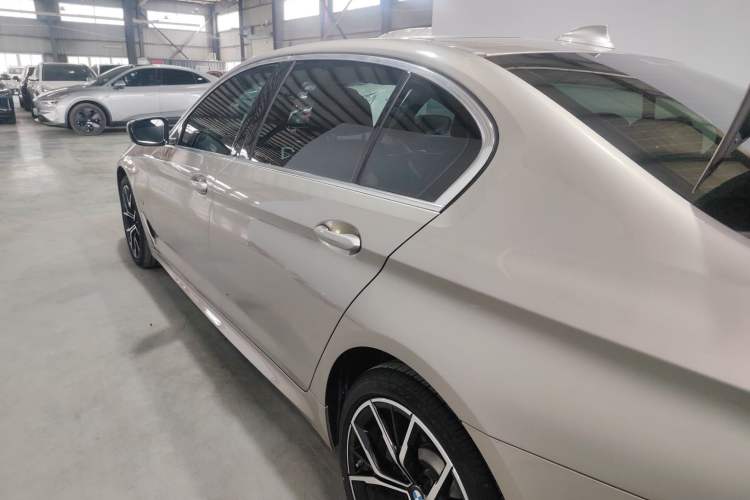 Used BMW 5 Series 2021 530Li Luxury Edition M Sport Package Rear Left 45 Deg