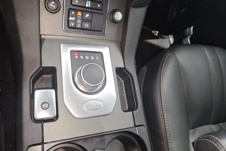 Used Land Rover Discovery 2015 3.0 SC V6 HSE Gear Lever