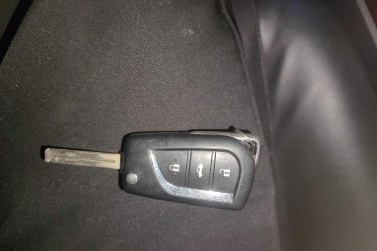 Used Toyota Camry 2015 2.0G Premier Edition Vehicle Key