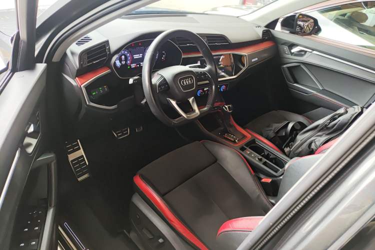 Used Audi Q3 2021 40 TFSI Fashion Dynamic Model
