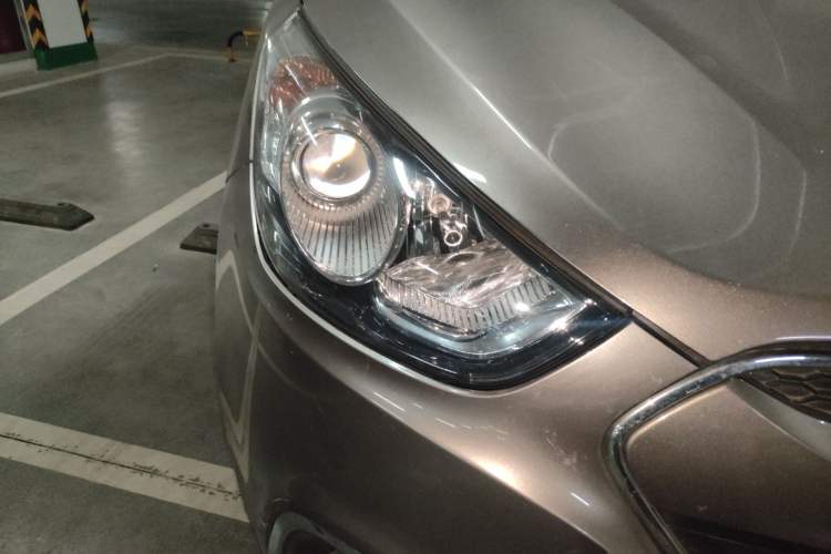 Used Hyundai ix35 2012 2.0L Automatic Two-Wheel Drive Elite Edition GLS Right Front Headlight