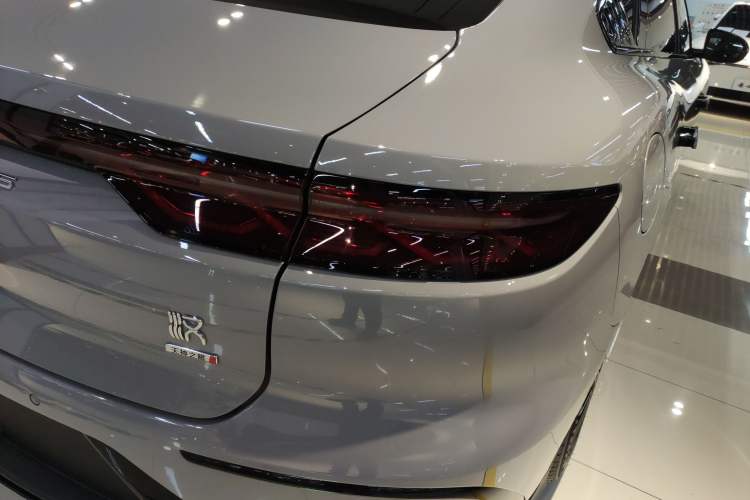 Used BYD Han 2025 EV Intelligent Driving Edition 701KM LiDAR Flagship Model