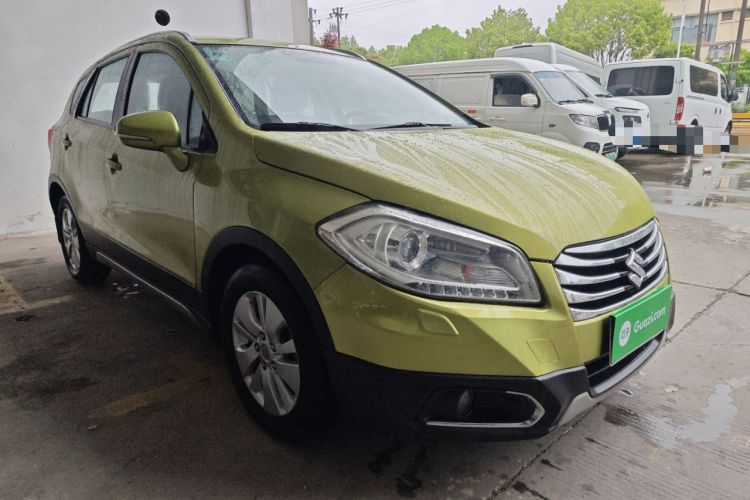 Used Suzuki S-Cross 2014 1.6L CVT Two-Wheel Drive Elite Version Front Right 45 Deg